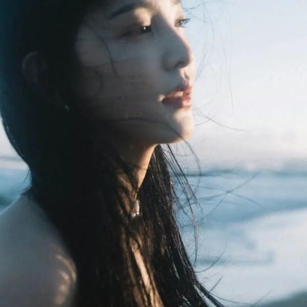 藏爱的画像